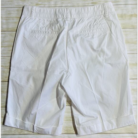 Contemporaine Exclusivite Women’s White Bermuda Shorts Size 2 - Picture 10 of 10